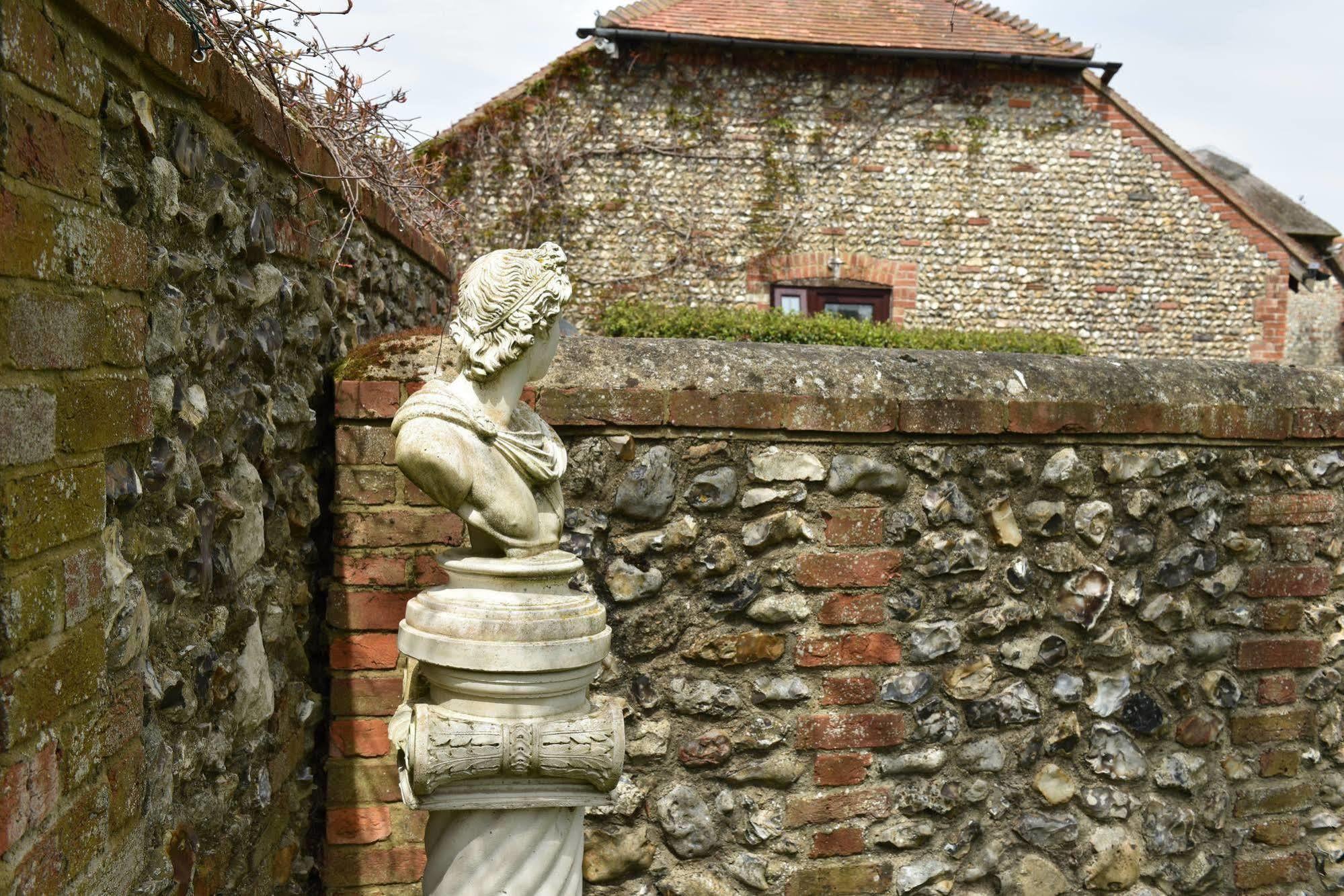 Old Selden Farm B&B Clapham  外观 照片