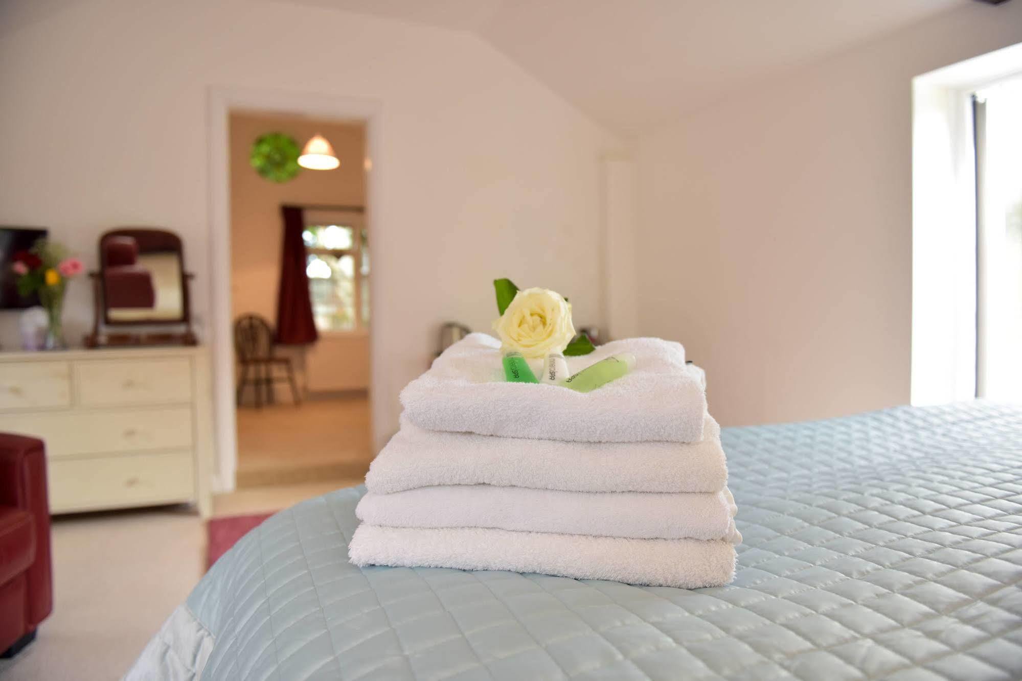 Old Selden Farm B&B Clapham  外观 照片